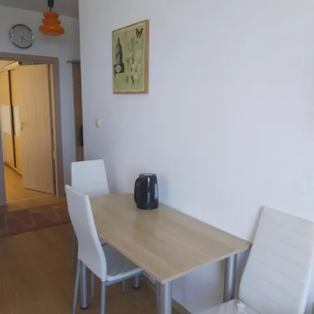нина Apartment *